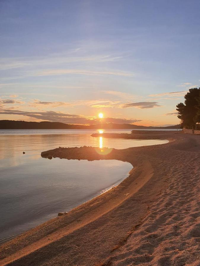 Studio Apartman Violeta II - 50M From The Beach Trogir Eksteriør billede
