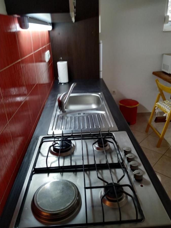 Studio Apartman Violeta II - 50M From The Beach Trogir Eksteriør billede