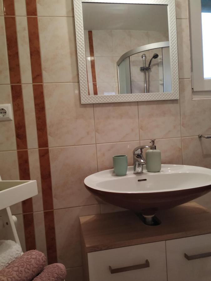 Studio Apartman Violeta II - 50M From The Beach Trogir Eksteriør billede