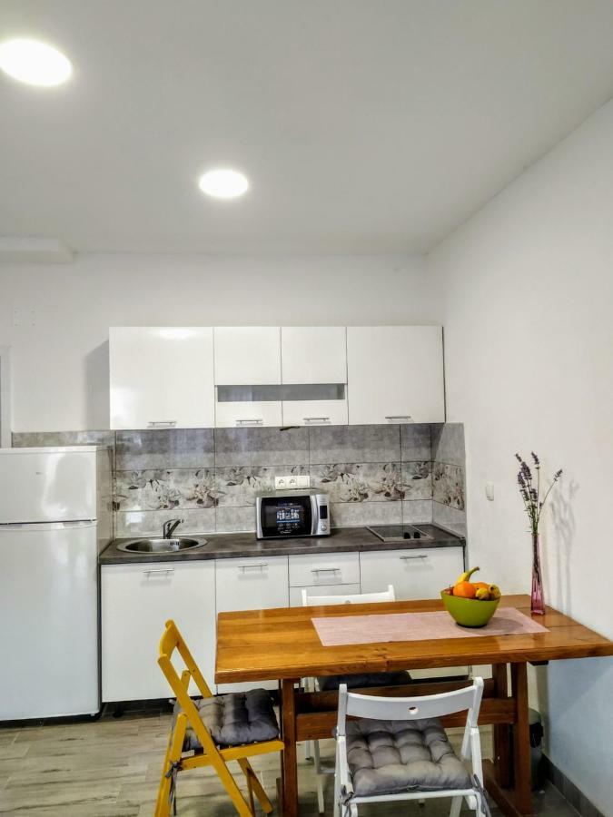 Studio Apartman Violeta II - 50M From The Beach Trogir Eksteriør billede