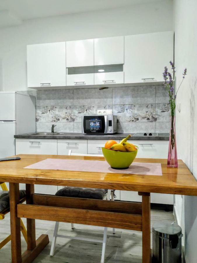 Studio Apartman Violeta II - 50M From The Beach Trogir Eksteriør billede