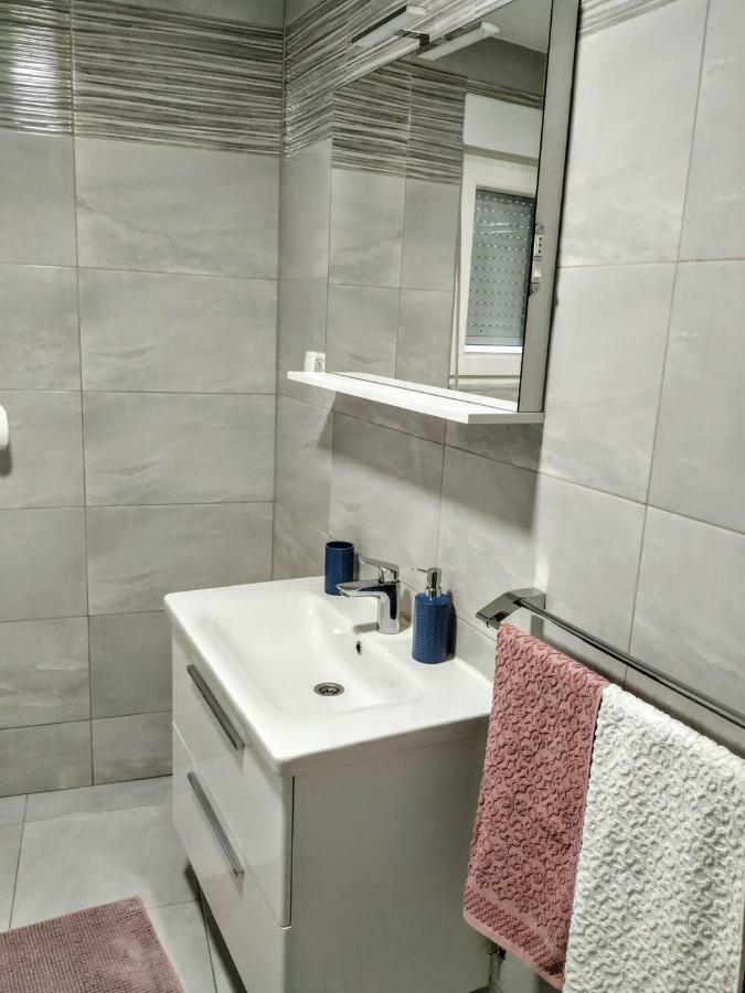 Studio Apartman Violeta II - 50M From The Beach Trogir Eksteriør billede